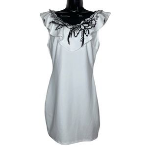 Symphony 3D Embroidered Collar White Dress Size Large